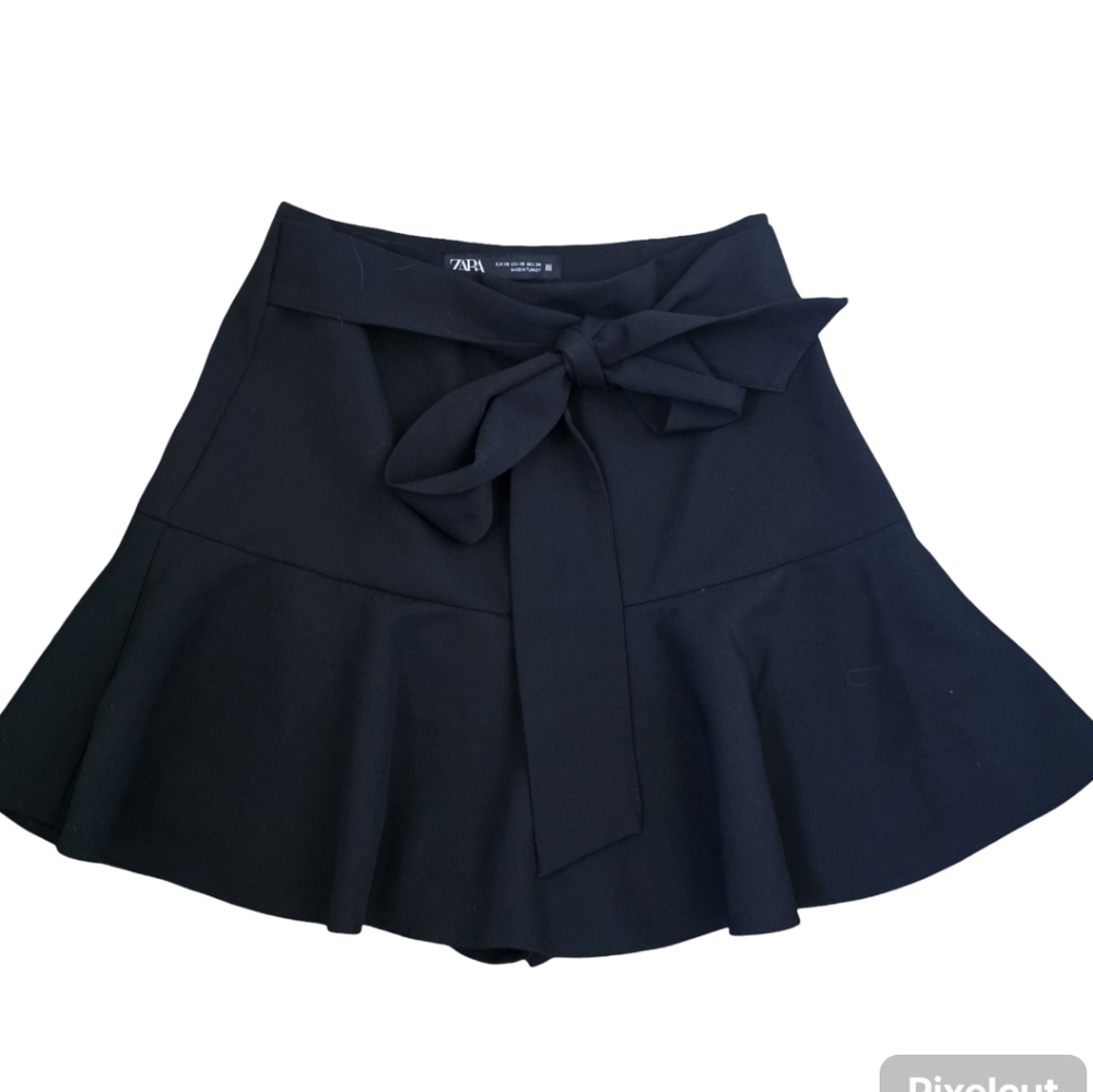 Zara Elegant Black Skater Skort with Bow